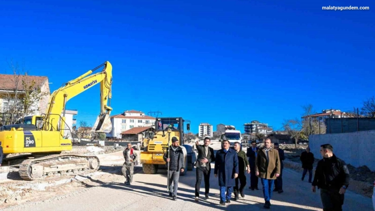 Gürkan yol çalışmalarını inceledi