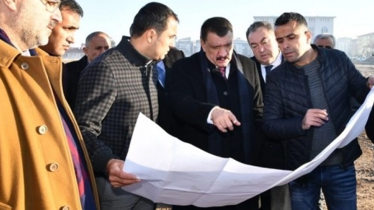 Gürkan, Millet Bahçesinde İnceleme Yaptı