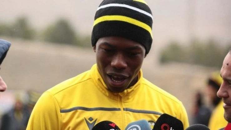 Hadebe: 'Türkiye'nin büyük takımlarında forma giymek isterim'