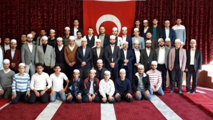 Hafızlık Mezunlar Toplantısı Yapıldı