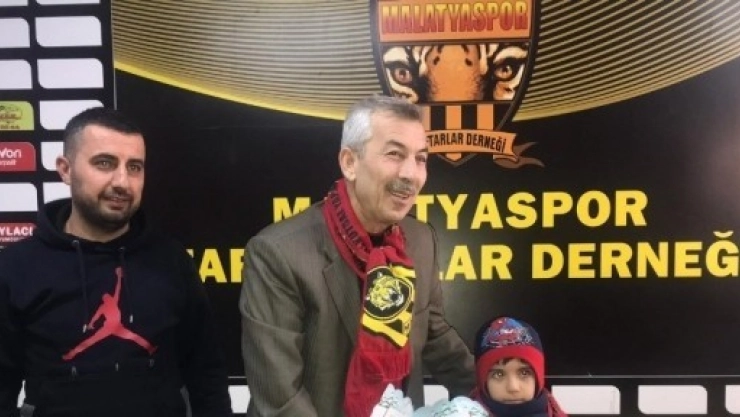 Cömertoğlu, Taraftarlar Derneği Onursal Üyesi Oldu