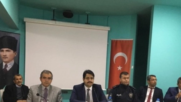 Hekimhan'da Muhtarlar Toplantısı Yapıldı