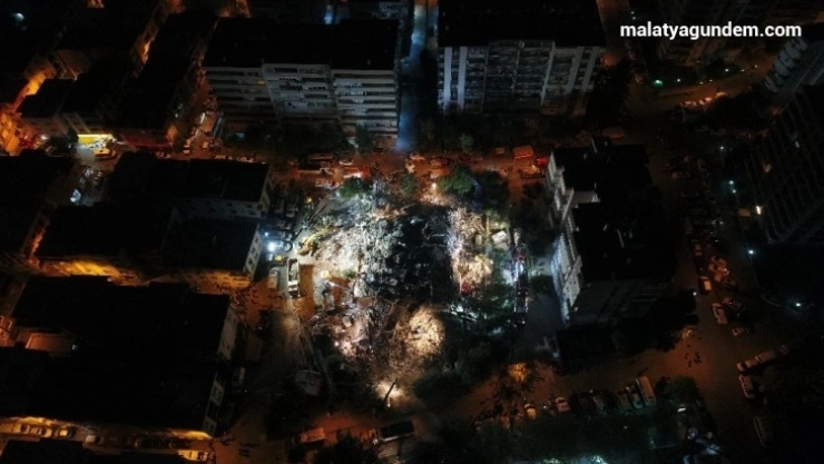 İzmir umut sessizliğine büründü