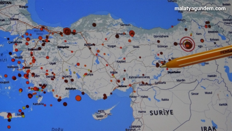 Kaledeki fayı işaret ederek, şiddetli bir depreme hazırlıklı olmalıyız dedi