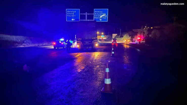 Kamyon ile hafif ticari araç çarpıştı: 2 yaralı