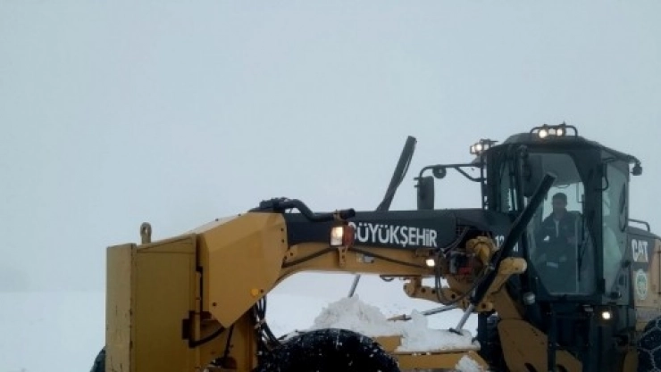 200 Mahallenin Yolu Yeniden Ulaşıma Açıldı