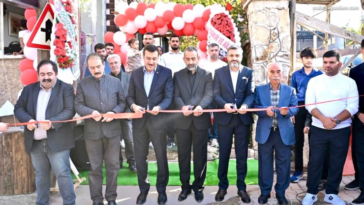 Karadayı Kafe ve Oyun Salonu Yeşilyurt'ta Hizmete Açıldı