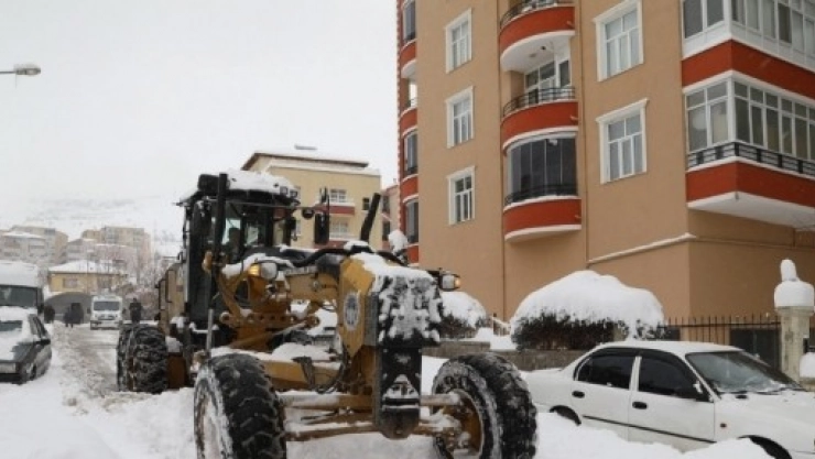 Mahsur Kalanlara Kumanya Dağıtıldı