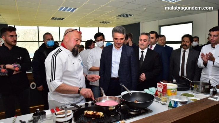 Kayısı Çiçeği Şenlikleri work show ile sona erdi