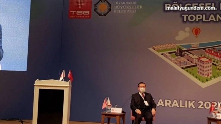 Kızılay, 'Akıllı Şehirler' oturumuna başkanlık yaptı