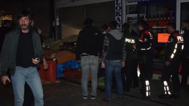 Kovalamaca Manav Tezgahında Bitti:1 Yaralı,3 Gözaltı