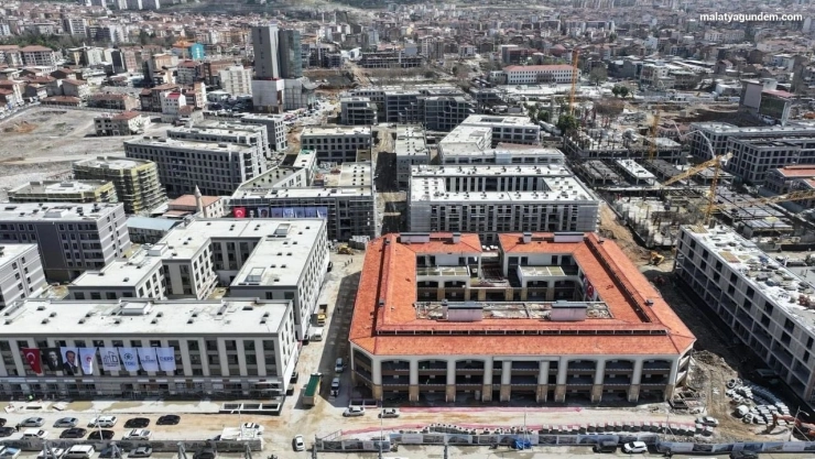 Çarşı Merkezi'nde ilk teslimatlar temmuz'da başlıyor
