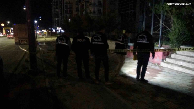 Aracıma su sıçrattın' kavgasında 5 yaralı