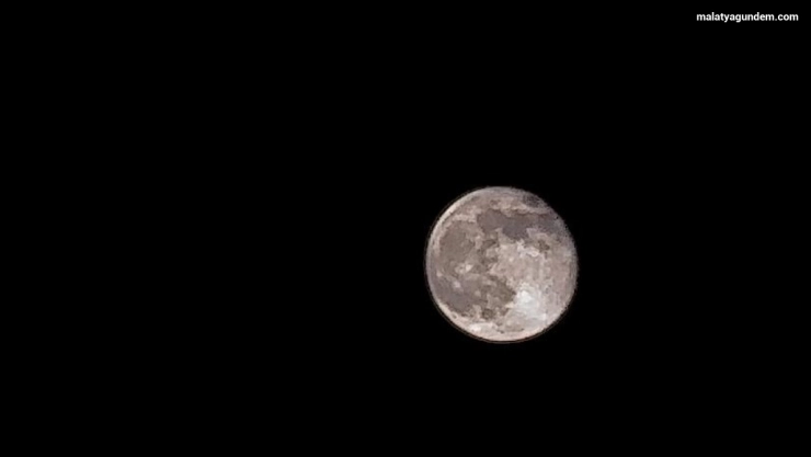 Malatya'da 'Şişkin Ay' görsel şölen sundu