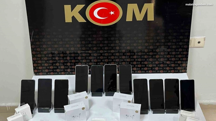 11 adet kaçak cep telefonu ele geçirildi