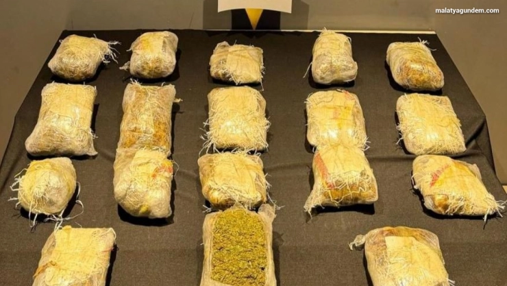 Malatya'da 11 kilo 15 gram skunk ele geçirildi