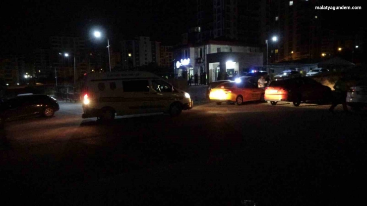 Malatya'da 12 kişinin karıştığı trafik tartışması kanlı bitti: 3 yaralı, 5 gözaltı
