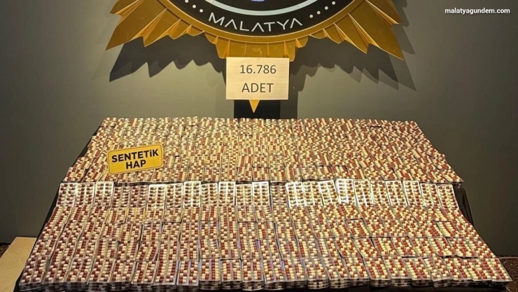 Malatya'da 16 bin 786 sentetik ecza hap ele geçirildi