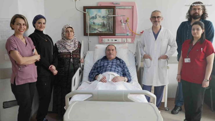 Malatya'da aort yırtığı kapalı yöntemle onarıldı