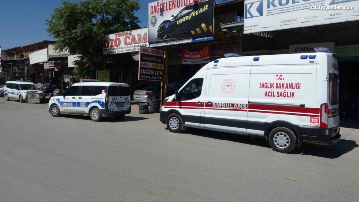Tartıştığı eşini bıçakla yaraladı