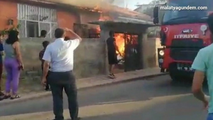 Ev yangını korkuttu