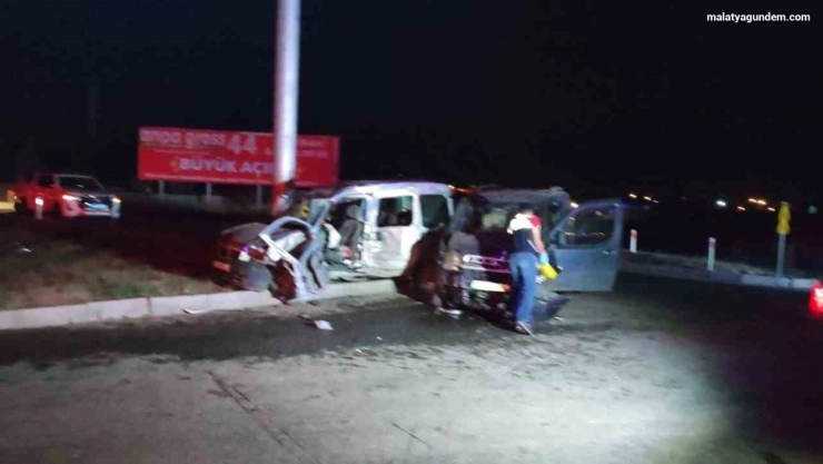 Malatya'da feci kaza: 1 ölü, 4 yaralı