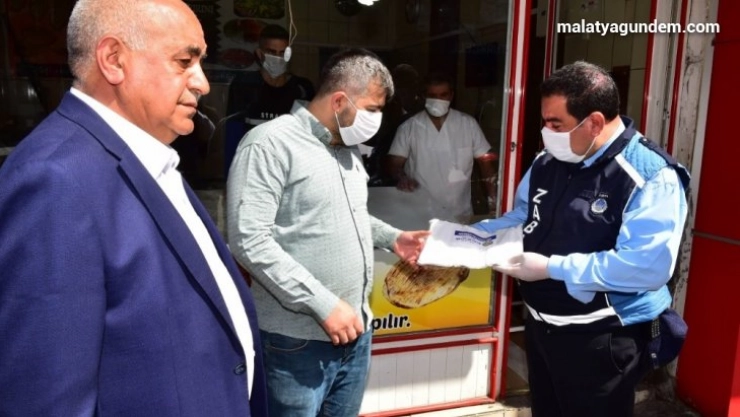 Fırıncılara maske dağıtıldı