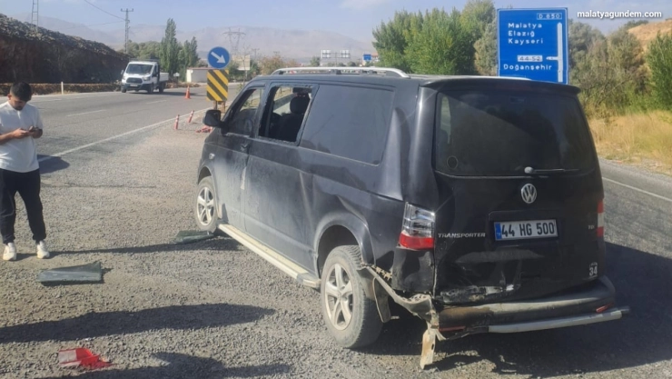 Malatya'da iki araç çarpıştı: 2 yaralı