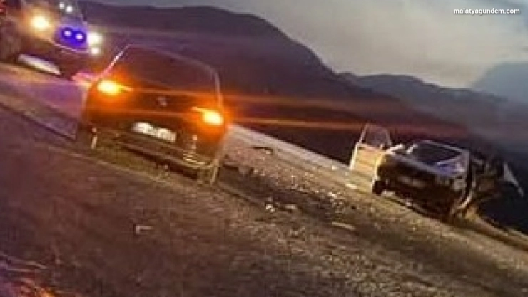 Malatya'da iki otomobil çarpıştı: 1 ölü, 3 yaralı