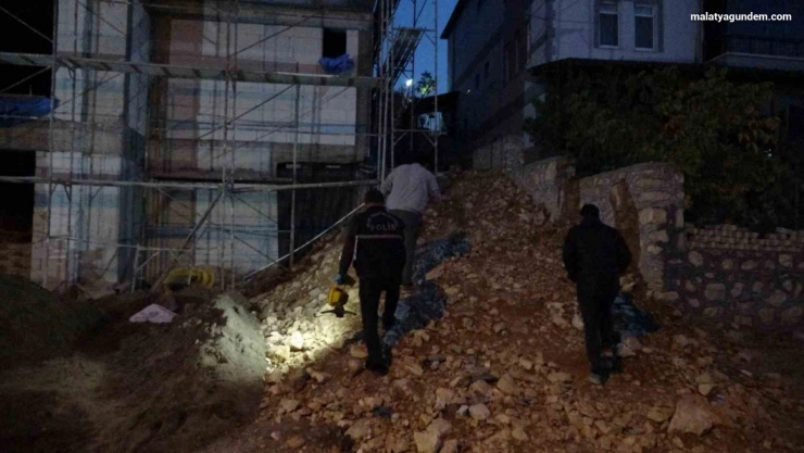 İnşaatta düşen işçi hayatını kaybetti