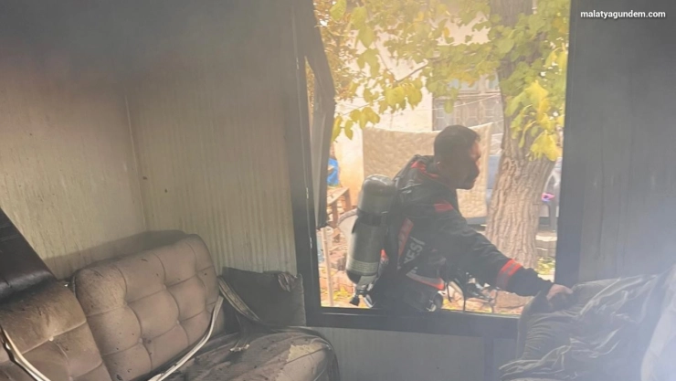 Malatya'da konteyner yangını