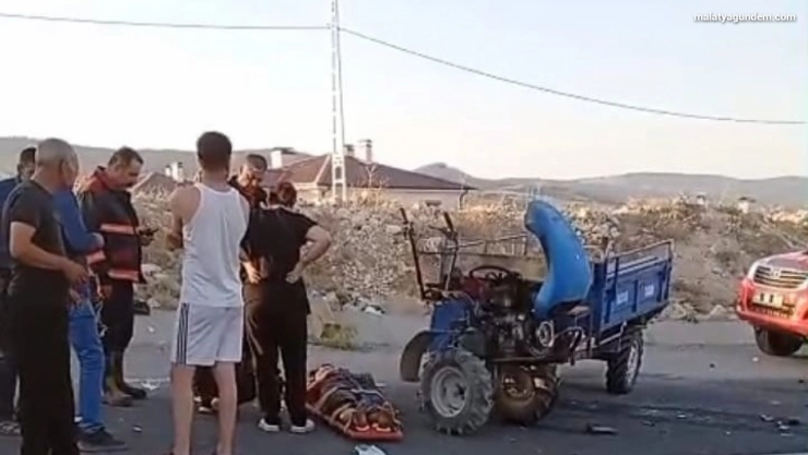 Otomobil ile çapa motoru çarpıştı: 4 yaralı