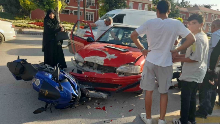 Malatya'da otomobil ile motosiklet çarpıştı: 1 yaralı