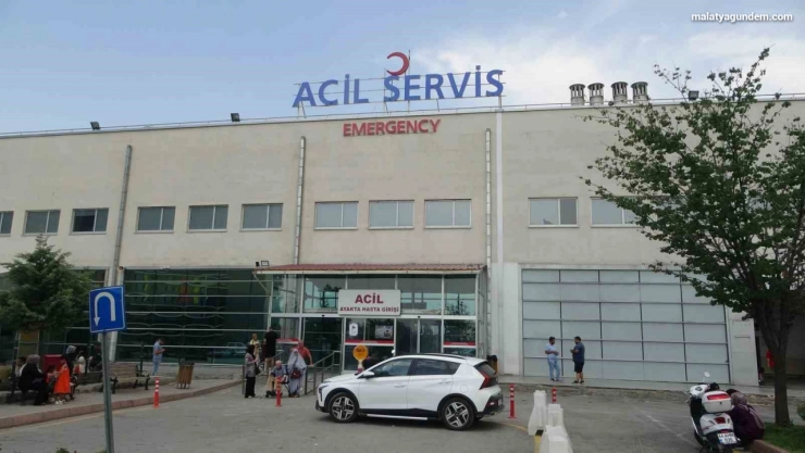 Pikap yayaya çarptı: 1 yaralı