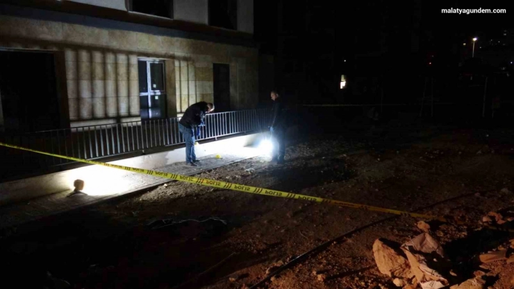 Malatya'da şantiyede silahla vurulan işçi hastaneye kaldırıldı