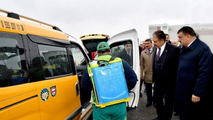 Taksi ve servis araçları dezenfekte edildi