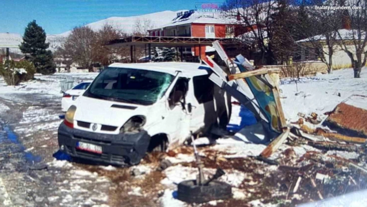 Trafik kazasında 2 kişi yaralandı