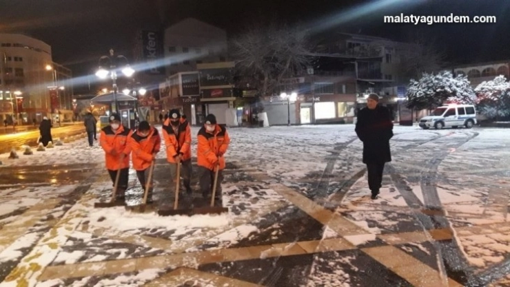 Malatya'da yoğun kar mesaisi