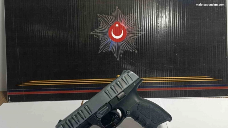 Silahlı kavganın failleri suç aletiyle birlikte yakalandı