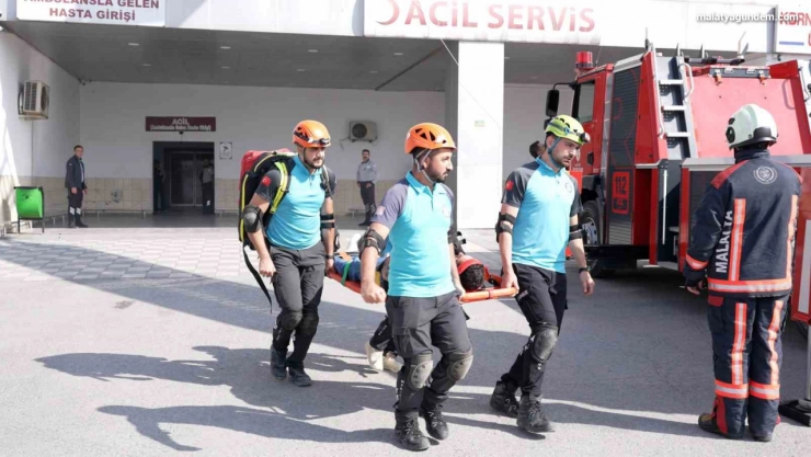 Malatya Eğitim ve Araştırma Hastanesi'nde yangın tatbikatı