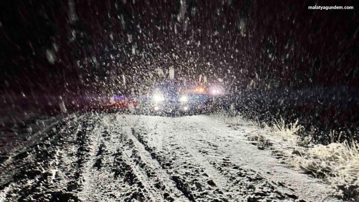 Malatya kırsalında kar yağışı etkili oluyor