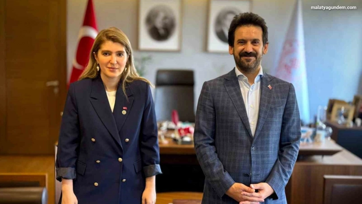 Malatya'nın sembol yapılarından Yeni Cami'deki restore çalışmalarına hız verildi