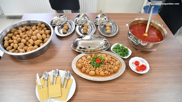 Malatya'nın tescilli lezzeti 'Analı Kızlı' gelecek nesillere tanıtıldı