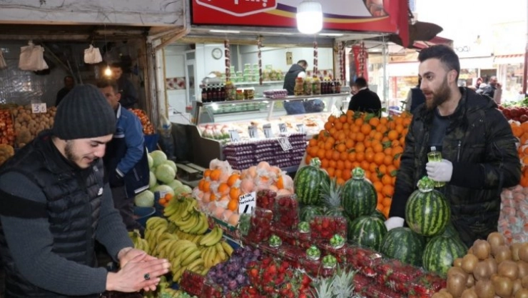 Malatya Sebze Pazarı korona virüs önlemlerini aldı
