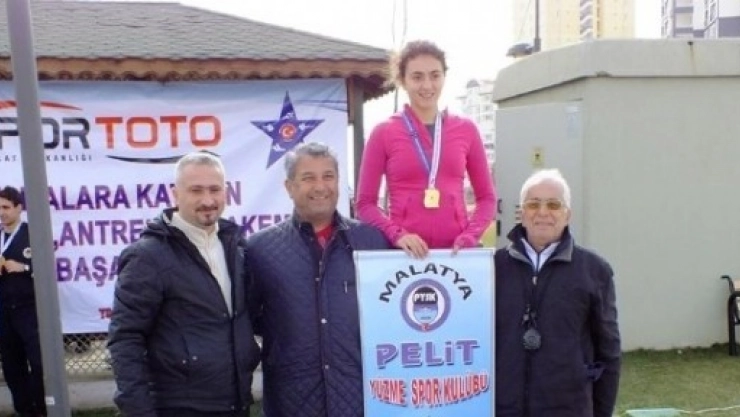 Malatya Pelit Yüzme Kulübü Dereceyle Döndü