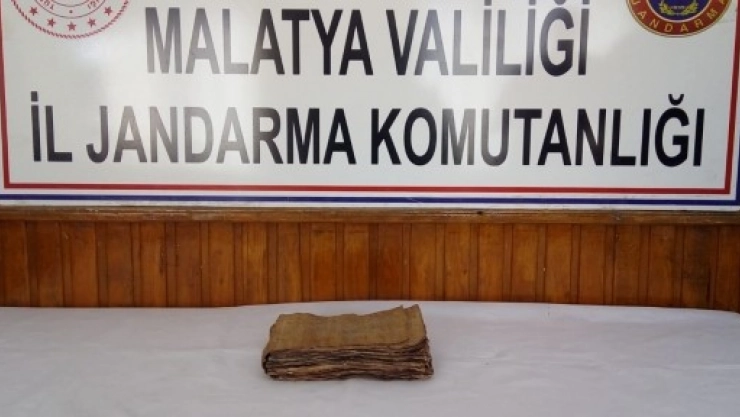 Malatya'da Antik Mısır Uygarlığı Dönemine Ait Kitap Ele Geçirildi
