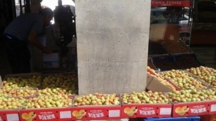 Malatya'da Bayram Öncesi Yaş Kayısıya Rağbet Arttı