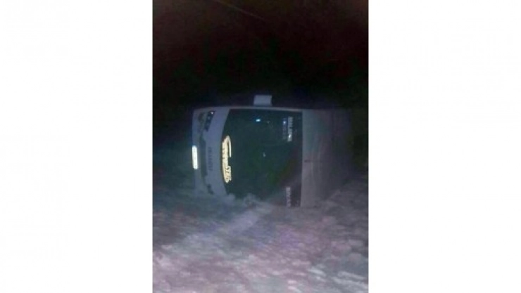 Malatya'da Yolcu Midibüsü Devrildi: 13 Yaralı