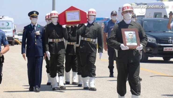 Malatyalı şehit gözyaşları arasında defnedildi