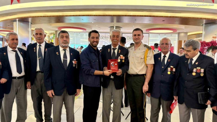 MalatyaPark'ta 'Gaziler Günü' konseri